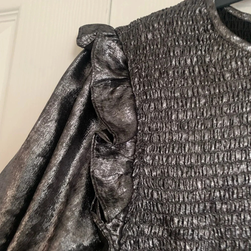 Metallic Ruffle top - Picture 3 of 4